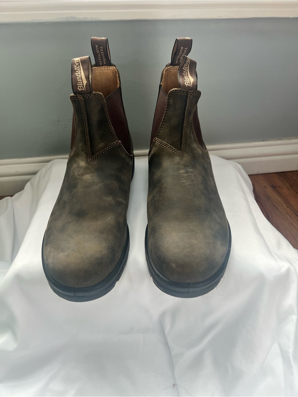 Blundstone B001715 Brown Leather Boots with Dark Elastic Panels